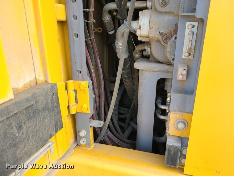 image for item JC9999 2017 John Deere 245G LC  excavator