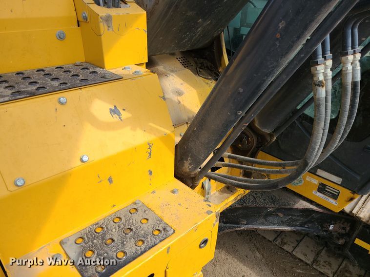 image for item JC9999 2017 John Deere 245G LC  excavator