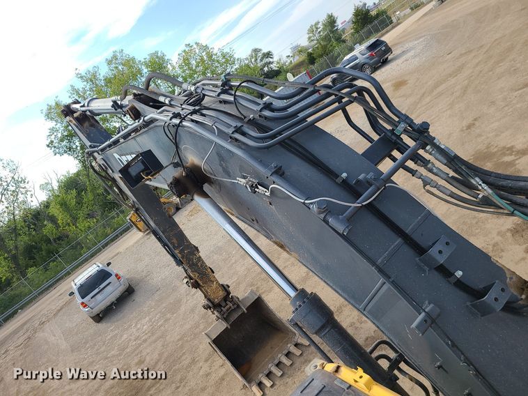 image for item JC9999 2017 John Deere 245G LC  excavator