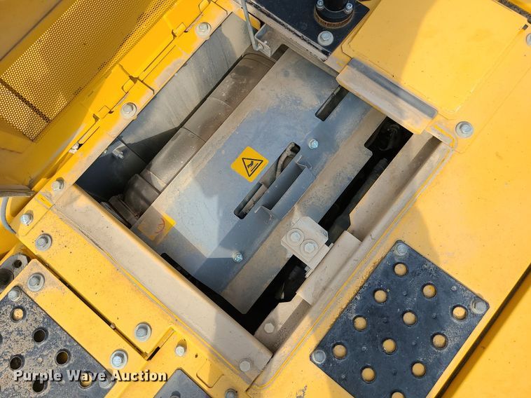 image for item JC9999 2017 John Deere 245G LC  excavator