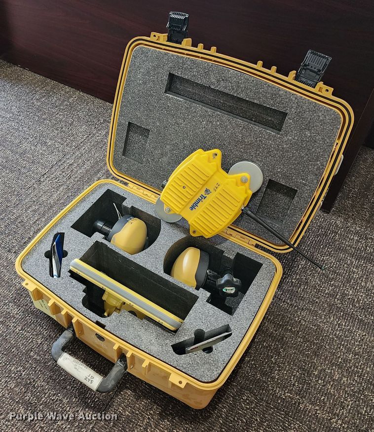 image for item JC9999 2017 John Deere 245G LC  excavator