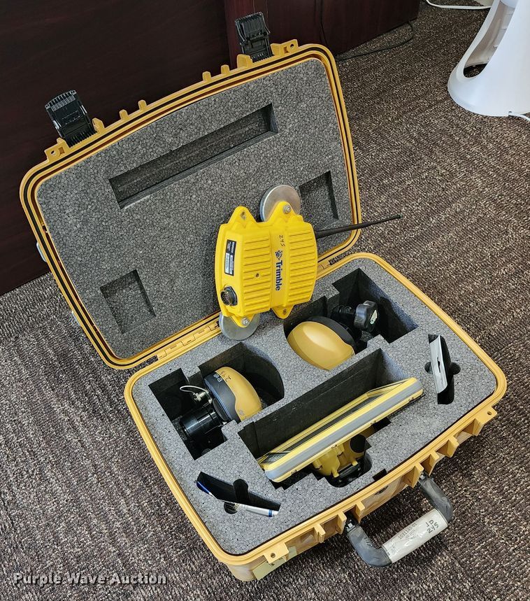 image for item JC9999 2017 John Deere 245G LC  excavator