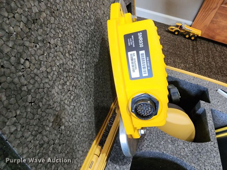 image for item JC9999 2017 John Deere 245G LC  excavator