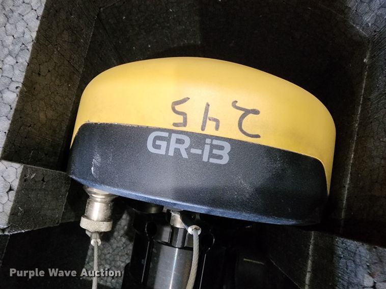 image for item JC9999 2017 John Deere 245G LC  excavator