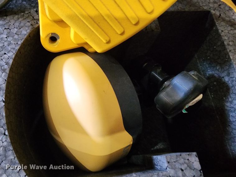 image for item JC9999 2017 John Deere 245G LC  excavator