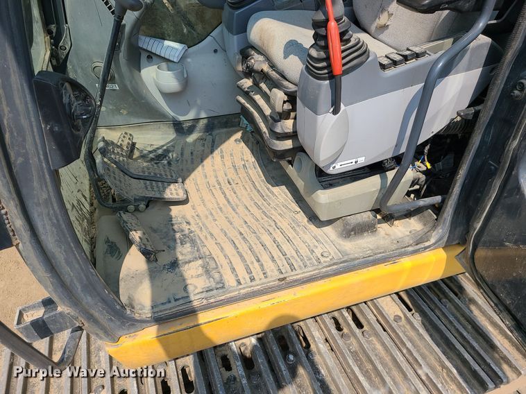 image for item JD9000 2015 John Deere 350G LC  excavator