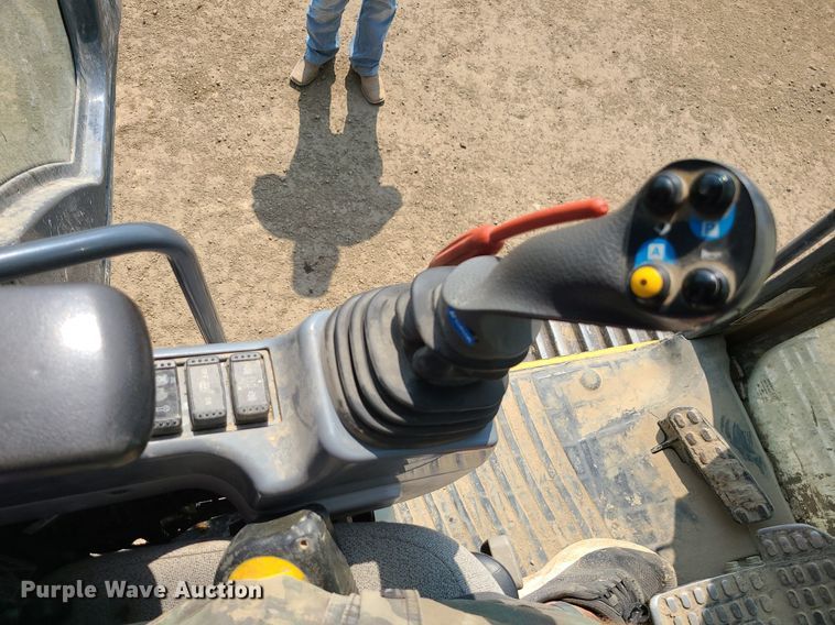 image for item JD9000 2015 John Deere 350G LC  excavator