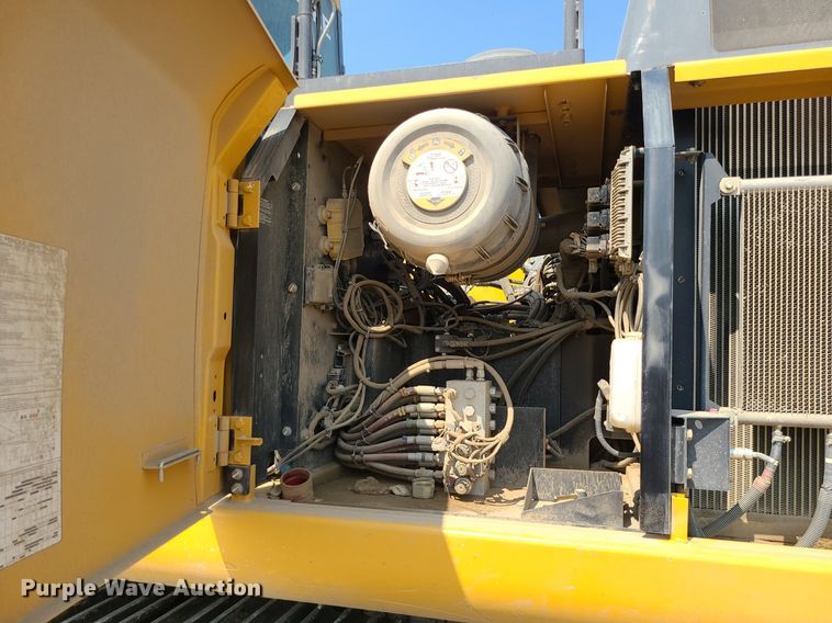 image for item JD9000 2015 John Deere 350G LC  excavator