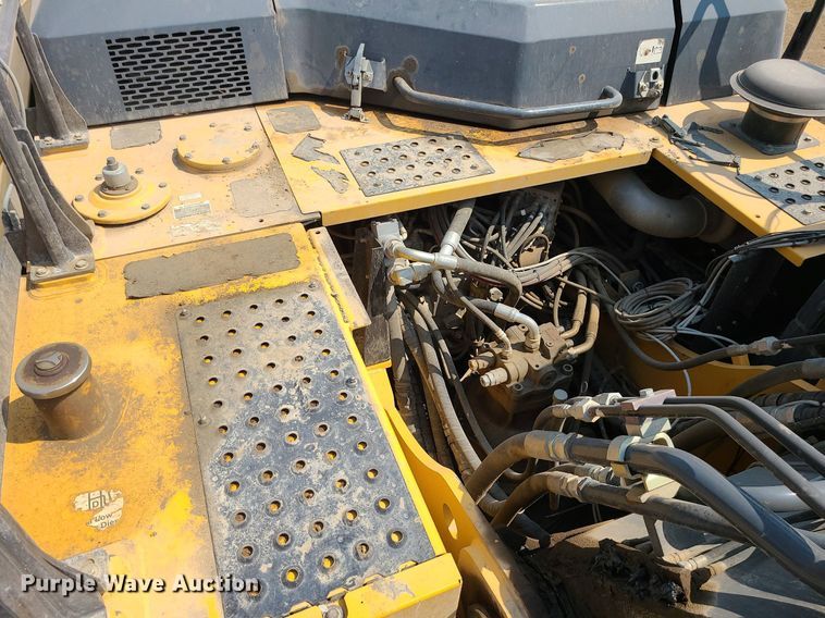 image for item JD9000 2015 John Deere 350G LC  excavator