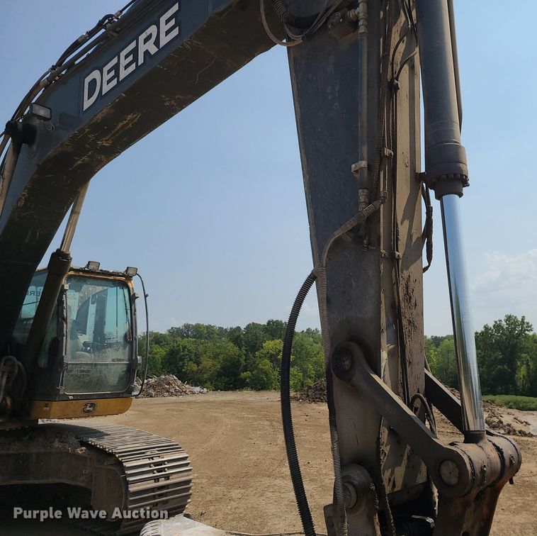 image for item JD9000 2015 John Deere 350G LC  excavator