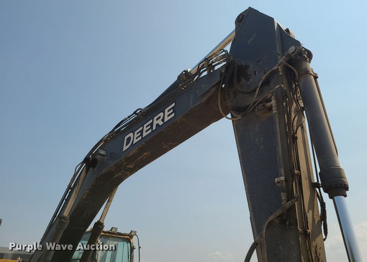 image for item JD9000 2015 John Deere 350G LC  excavator