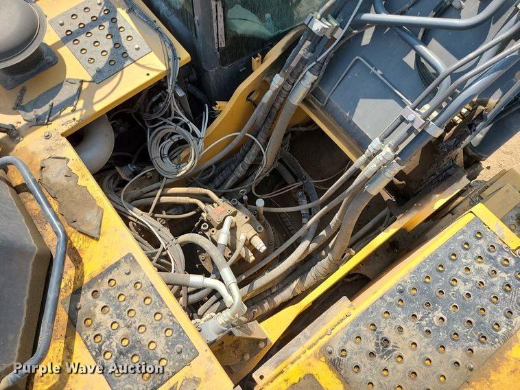 image for item JD9000 2015 John Deere 350G LC  excavator