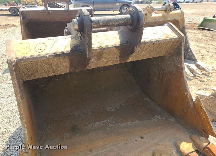 image for item JD9000 2015 John Deere 350G LC  excavator