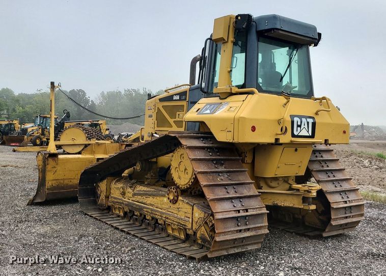 image for item JD9001 2010 Caterpillar D6N LGP  dozer