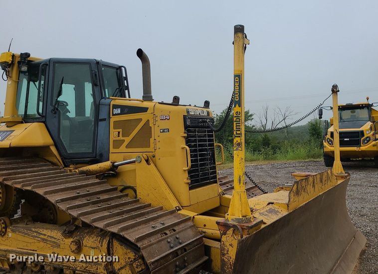 image for item JD9001 2010 Caterpillar D6N LGP  dozer