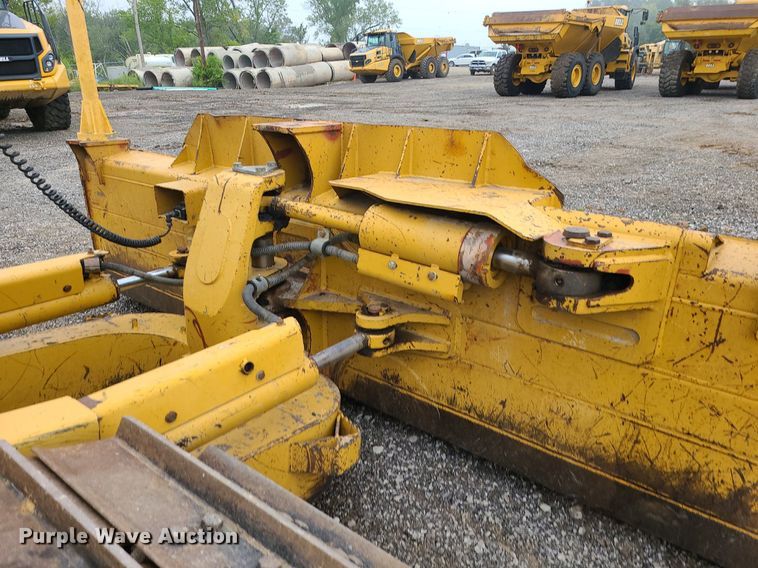 image for item JD9001 2010 Caterpillar D6N LGP  dozer