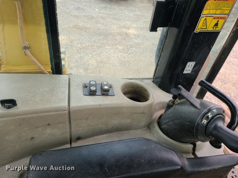 image for item JD9001 2010 Caterpillar D6N LGP  dozer