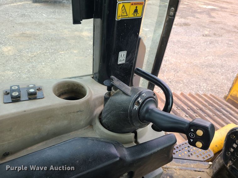 image for item JD9001 2010 Caterpillar D6N LGP  dozer