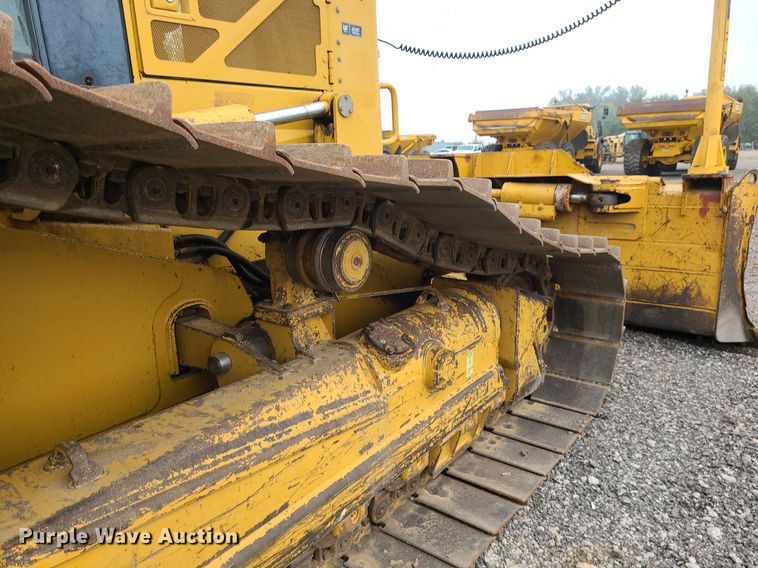 image for item JD9001 2010 Caterpillar D6N LGP  dozer