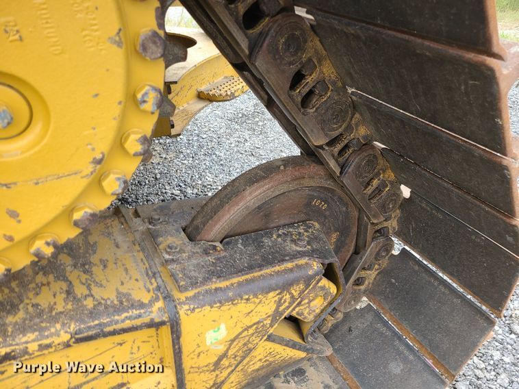 image for item JD9001 2010 Caterpillar D6N LGP  dozer