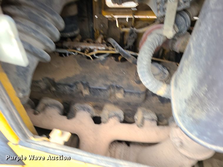 image for item JD9001 2010 Caterpillar D6N LGP  dozer