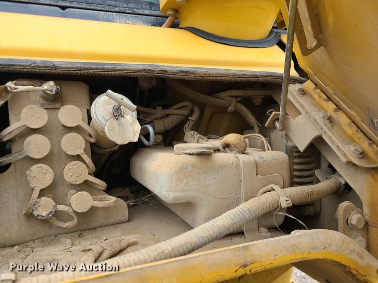 image for item JD9001 2010 Caterpillar D6N LGP  dozer