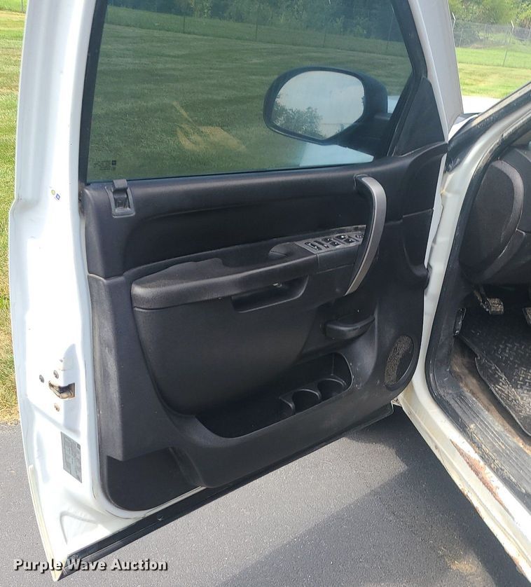 image for item JD9005 2012 GMC Sierra 1500 SLE  Ext. Cab pickup truck