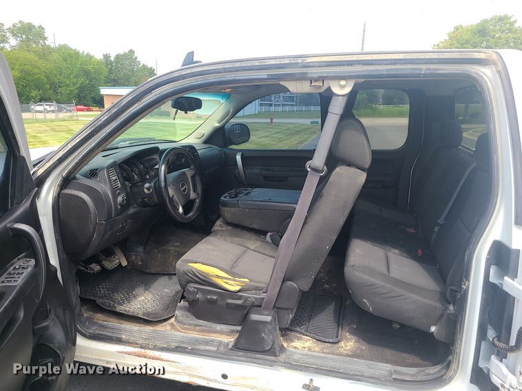 image for item JD9005 2012 GMC Sierra 1500 SLE  Ext. Cab pickup truck