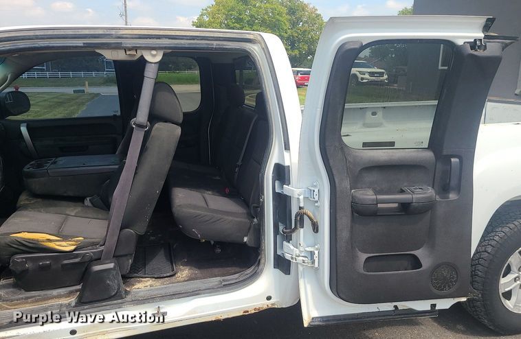 image for item JD9005 2012 GMC Sierra 1500 SLE  Ext. Cab pickup truck