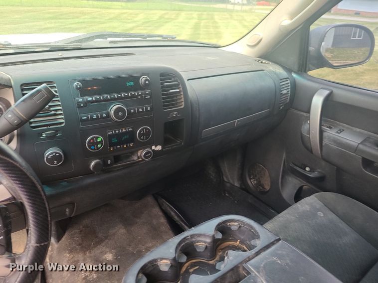 image for item JD9005 2012 GMC Sierra 1500 SLE  Ext. Cab pickup truck