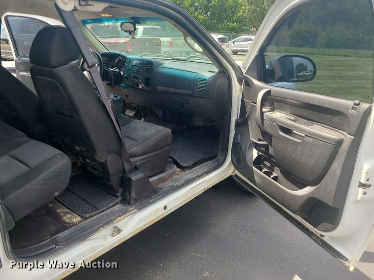 image for item JD9005 2012 GMC Sierra 1500 SLE  Ext. Cab pickup truck