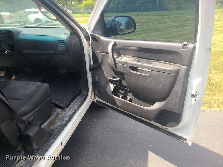 image for item JD9005 2012 GMC Sierra 1500 SLE  Ext. Cab pickup truck