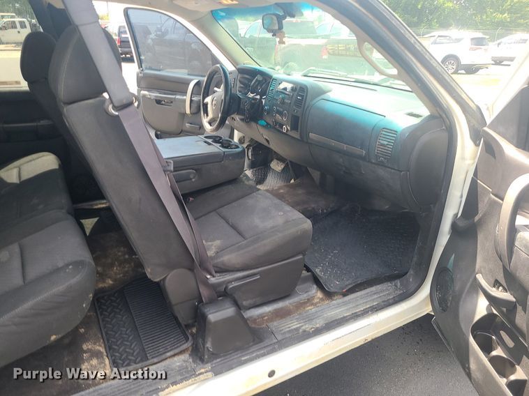 image for item JD9005 2012 GMC Sierra 1500 SLE  Ext. Cab pickup truck