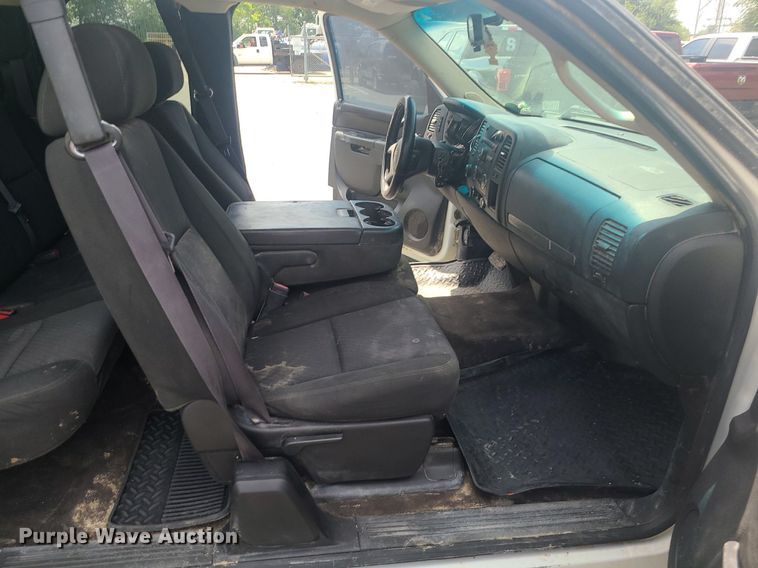 image for item JD9005 2012 GMC Sierra 1500 SLE  Ext. Cab pickup truck