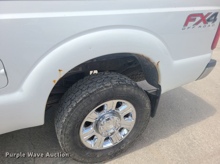 image for item JD9007 2012 Ford F350 Super Duty Lariat  Crew Cab pickup truck