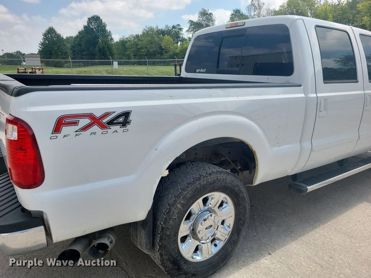 image for item JD9007 2012 Ford F350 Super Duty Lariat  Crew Cab pickup truck