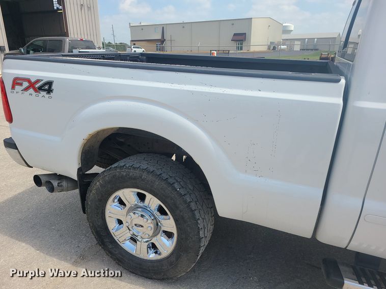 image for item JD9007 2012 Ford F350 Super Duty Lariat  Crew Cab pickup truck