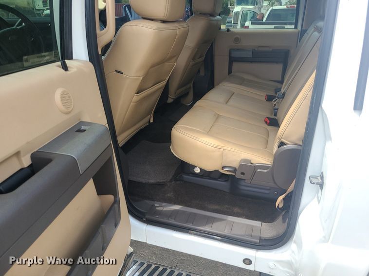 image for item JD9007 2012 Ford F350 Super Duty Lariat  Crew Cab pickup truck