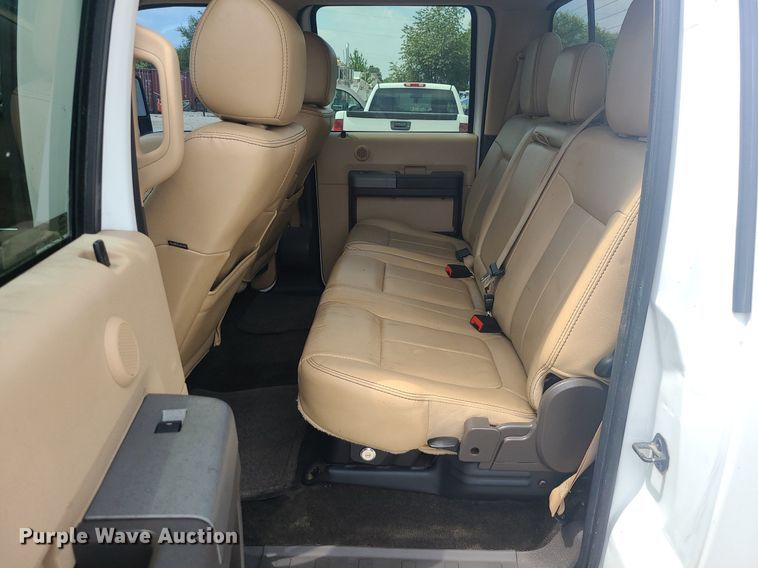 image for item JD9007 2012 Ford F350 Super Duty Lariat  Crew Cab pickup truck