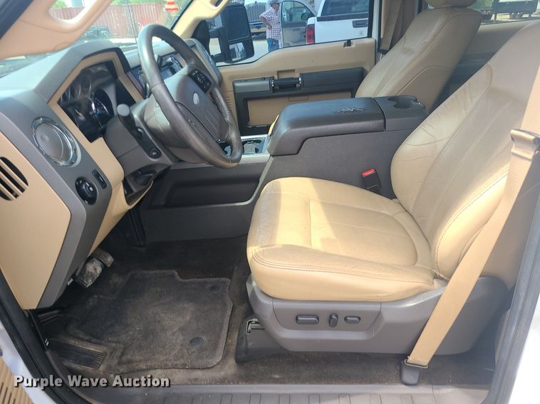 image for item JD9007 2012 Ford F350 Super Duty Lariat  Crew Cab pickup truck