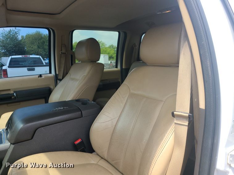 image for item JD9007 2012 Ford F350 Super Duty Lariat  Crew Cab pickup truck