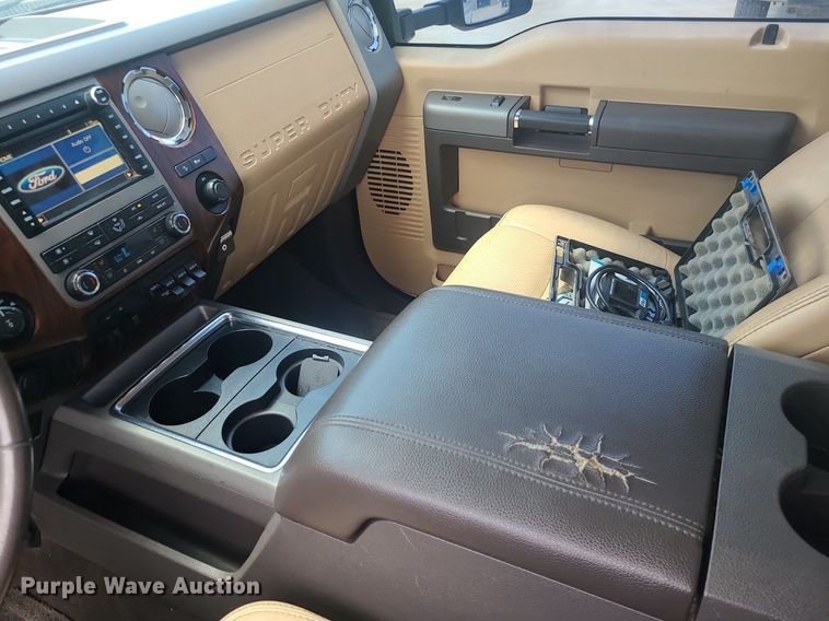 image for item JD9007 2012 Ford F350 Super Duty Lariat  Crew Cab pickup truck