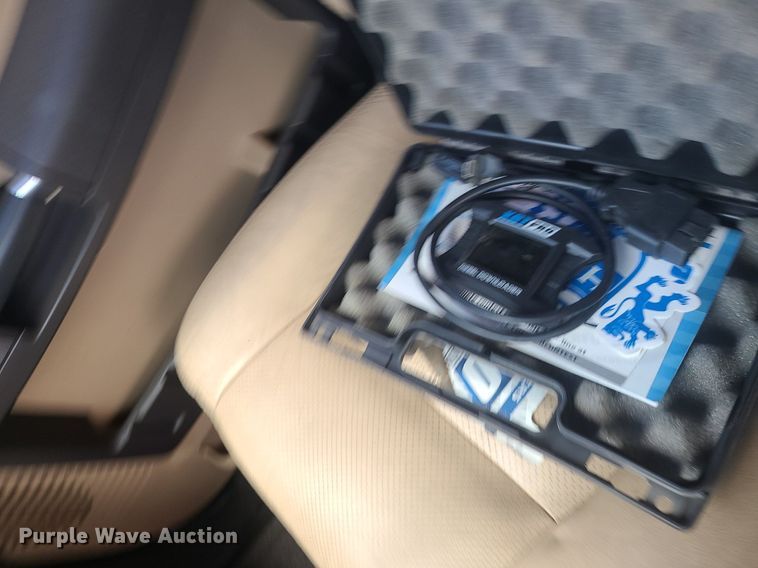 image for item JD9007 2012 Ford F350 Super Duty Lariat  Crew Cab pickup truck