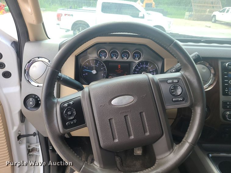 image for item JD9007 2012 Ford F350 Super Duty Lariat  Crew Cab pickup truck