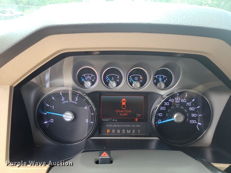 image for item JD9007 2012 Ford F350 Super Duty Lariat  Crew Cab pickup truck