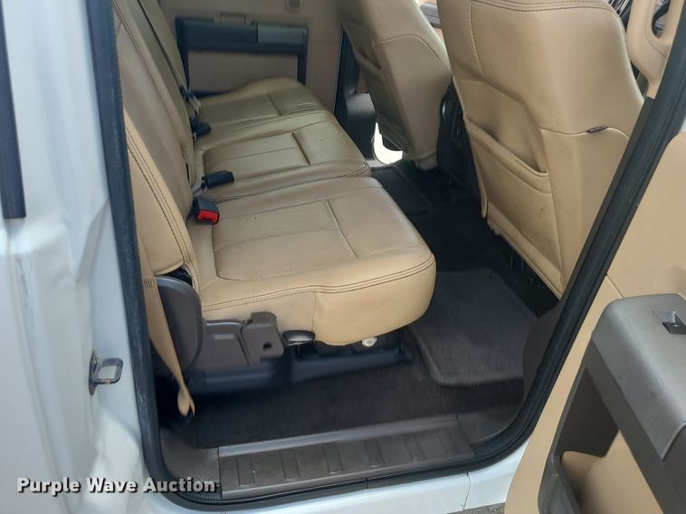 image for item JD9007 2012 Ford F350 Super Duty Lariat  Crew Cab pickup truck