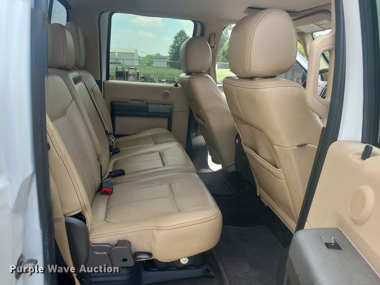 image for item JD9007 2012 Ford F350 Super Duty Lariat  Crew Cab pickup truck