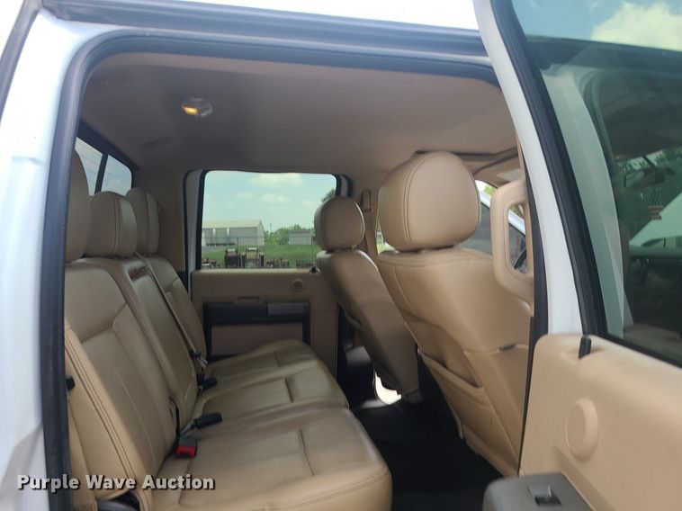 image for item JD9007 2012 Ford F350 Super Duty Lariat  Crew Cab pickup truck