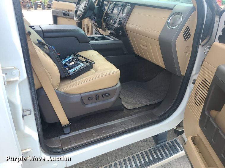 image for item JD9007 2012 Ford F350 Super Duty Lariat  Crew Cab pickup truck