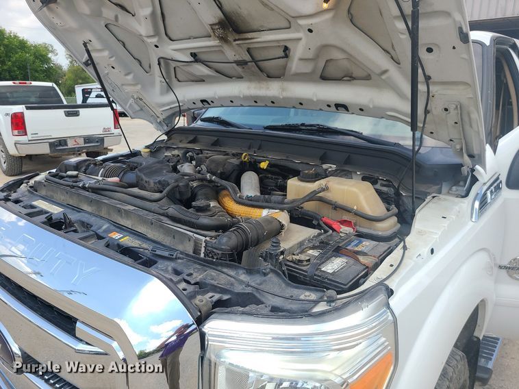 image for item JD9007 2012 Ford F350 Super Duty Lariat  Crew Cab pickup truck